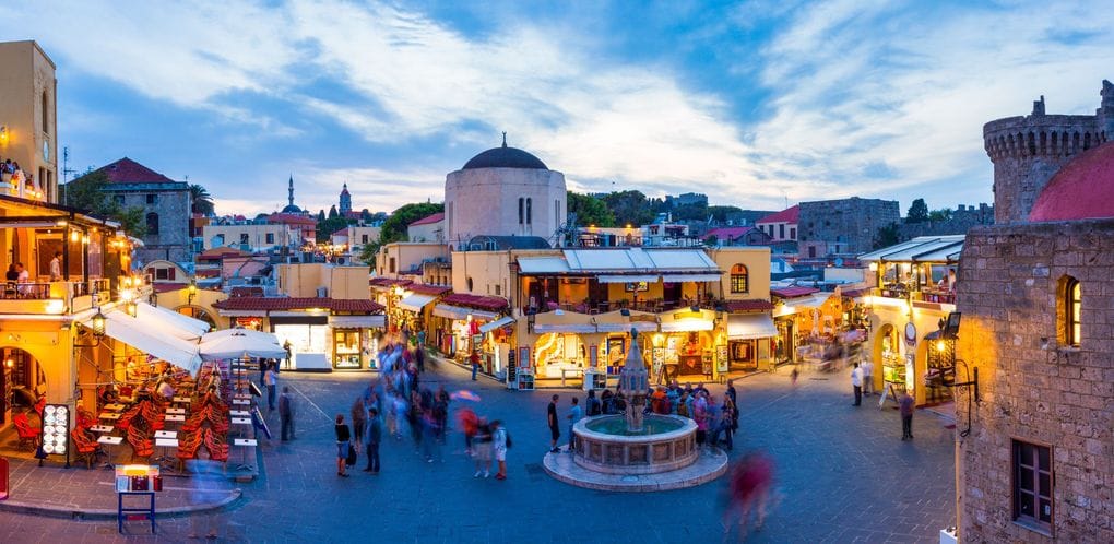Cidade histórica e praias em Rhodes na Grécia ilhas gregas Rodes (Rhodes)