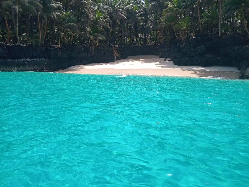 praia sao tome e principe ilheu das rolas